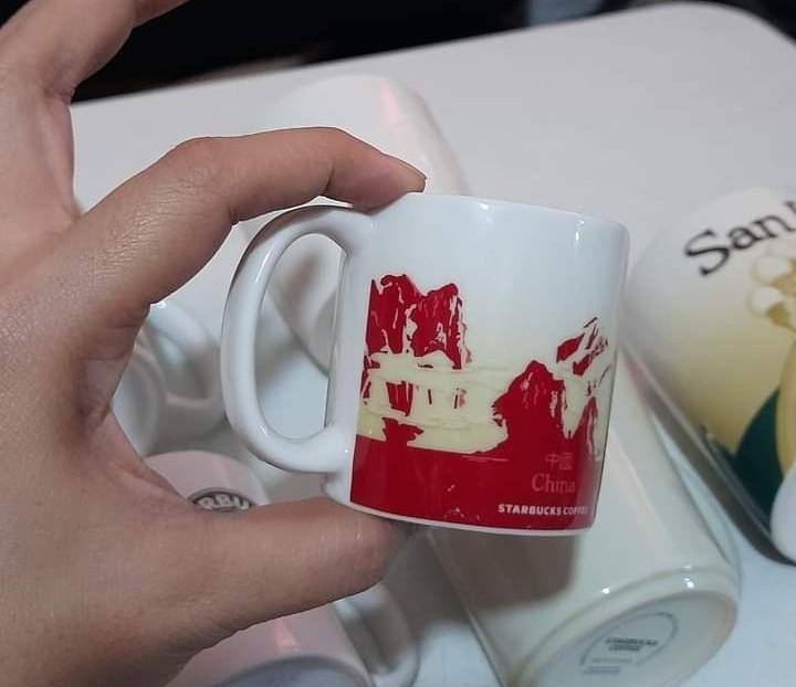 Starbucks icon mug (Category: Coffee & Tea Tableware) located in Bacoor. Submitted by roxd_everything (Listing ID 1136881784, Image 2). Description: .