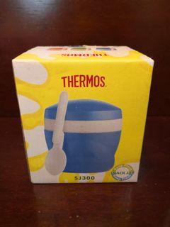 Thermos food/snack jar with collapsible spoon
