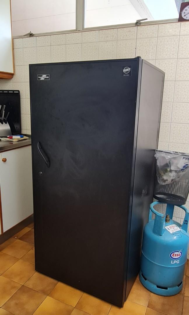 Transtherm 202 bottle Wine Fridge, TV & Home Appliances, Kitchen