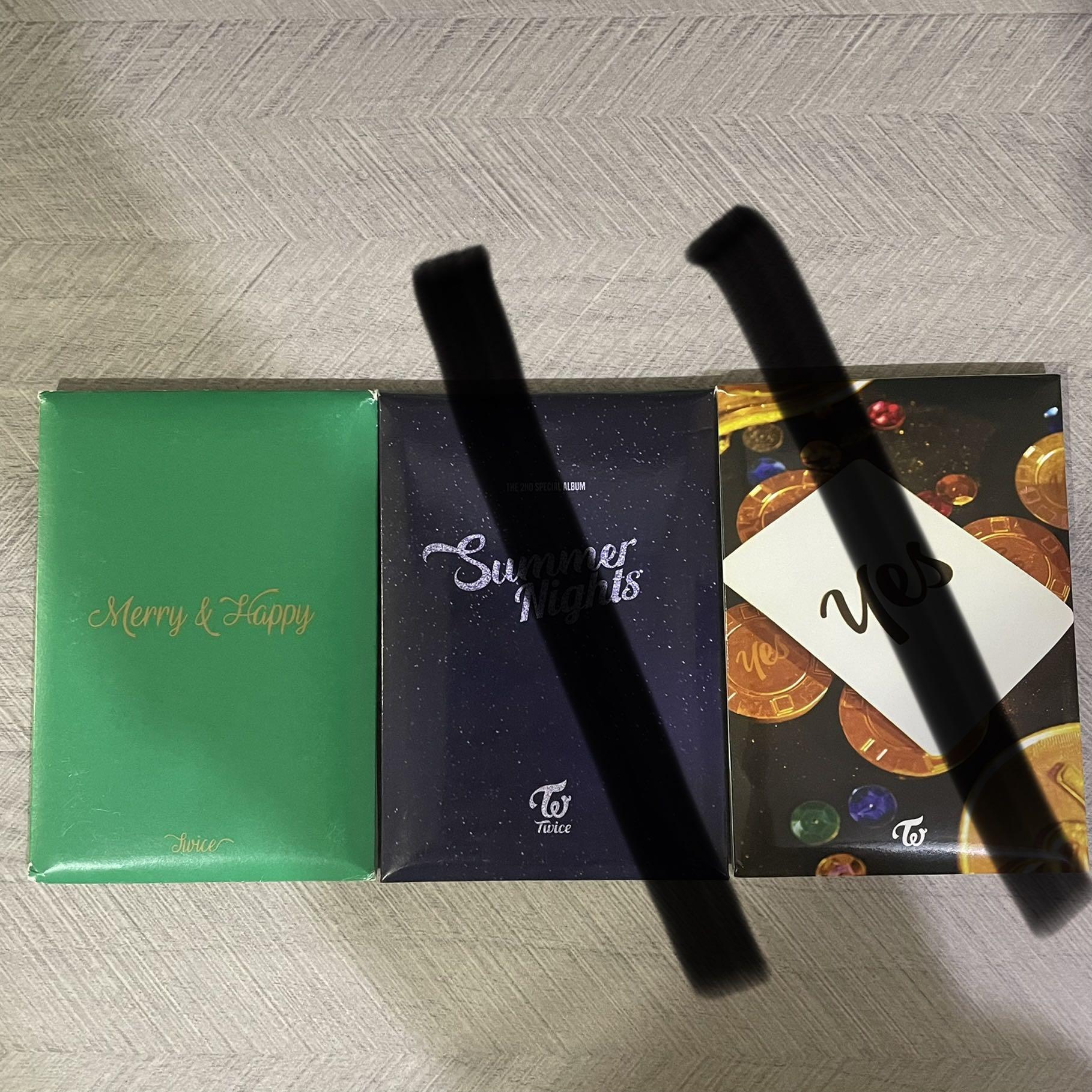 Twice特典小卡 興趣及遊戲 收藏品及紀念品 韓流 Carousell