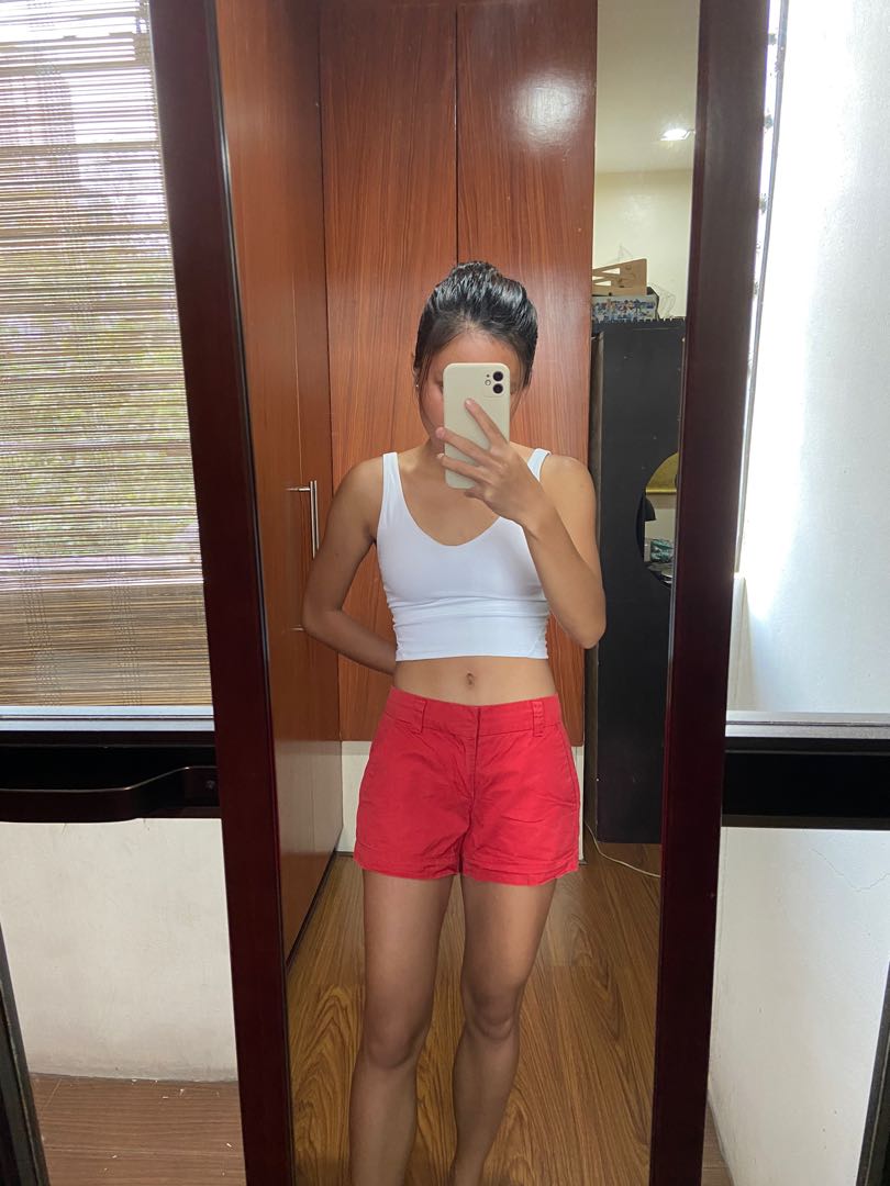 Uniqlo Red Shorts, Women's Fashion 