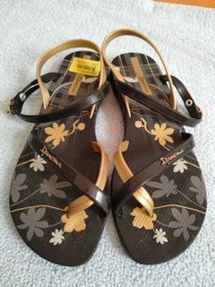 3 pairs Ipanema sandals