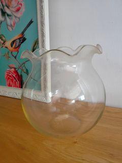 Big glass scallop shaped vase