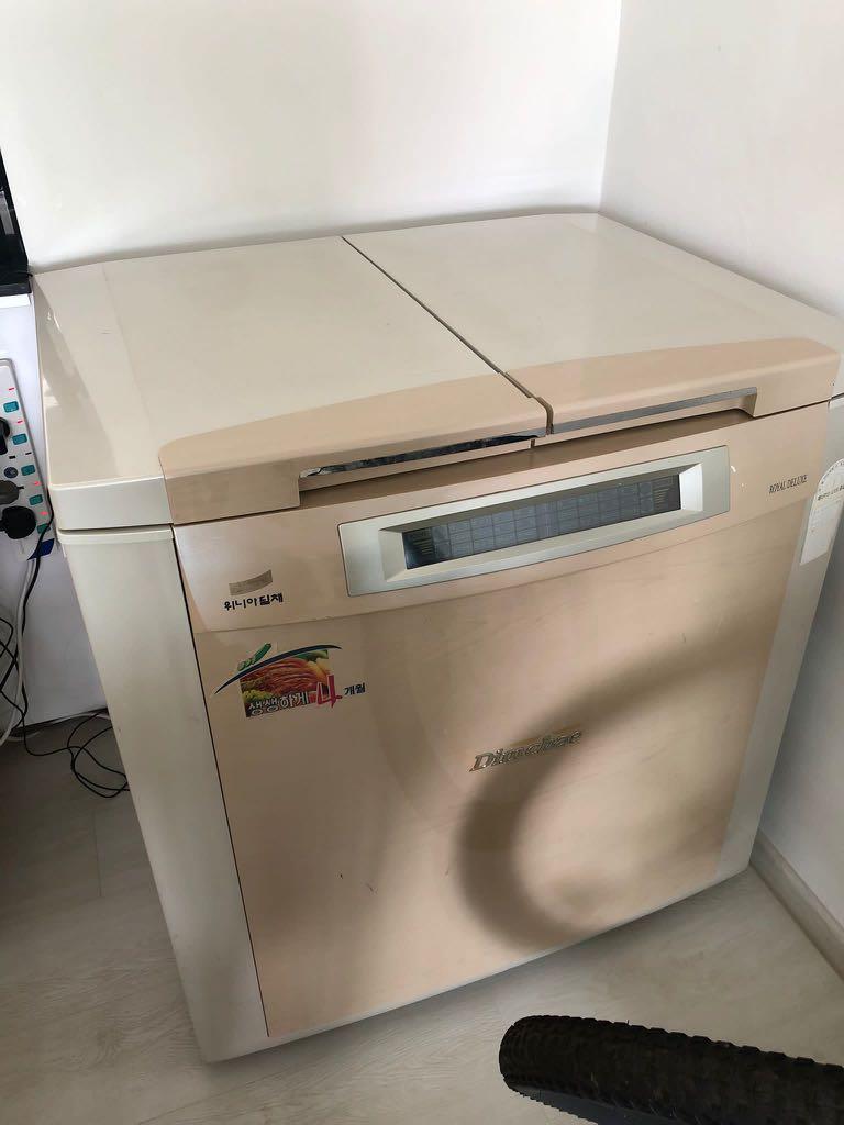 Dimchae Royal Deluxe Kimchi freezer, TV & Home Appliances, Kitchen