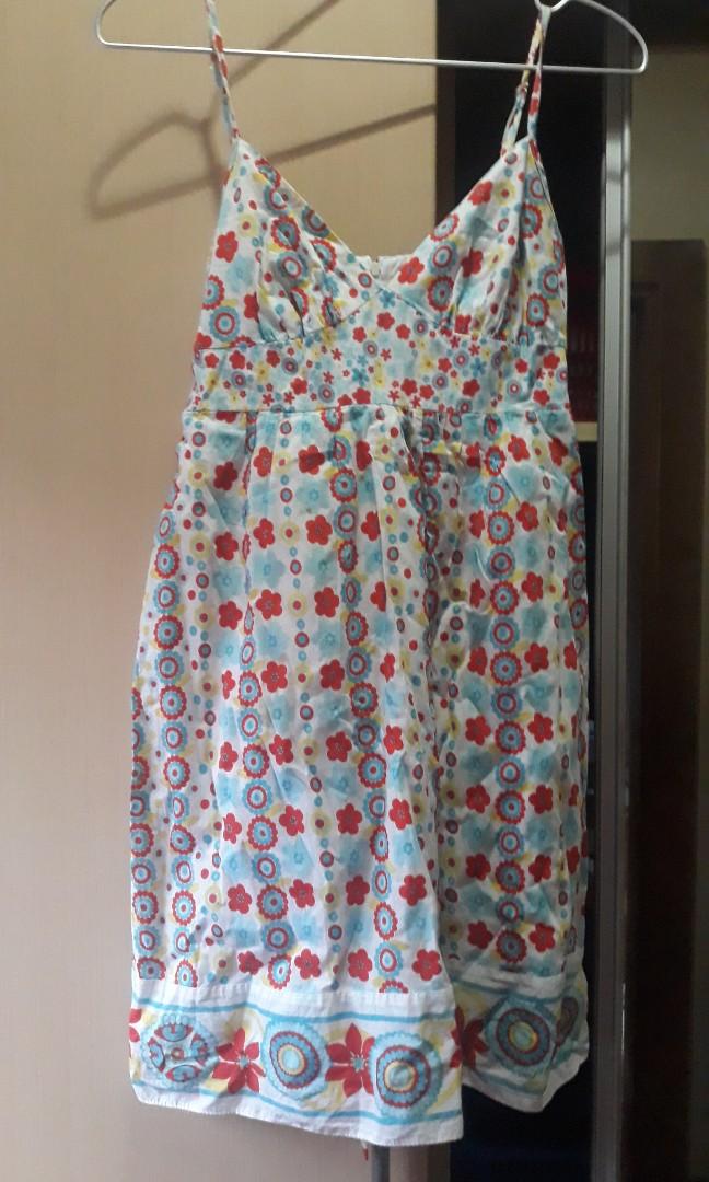 Dorothy Perkins summer dress (Category: Dresses) located in San Juan City. Submitted by tinch_721 (Listing ID 1137162686, Image 2). Description: free shipping within metro manila shopee checkout available.