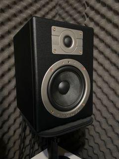 ESI nEar 05 Speaker Monitor (Sepasang / 2 Buah)