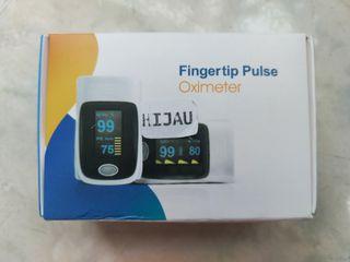 Fingertips pulse oximeter