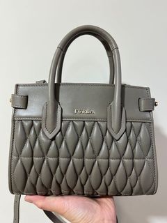 （分類：）位於 。 由 avails 提交（商品編號 1137163773，圖片 1）。簡介： 。
