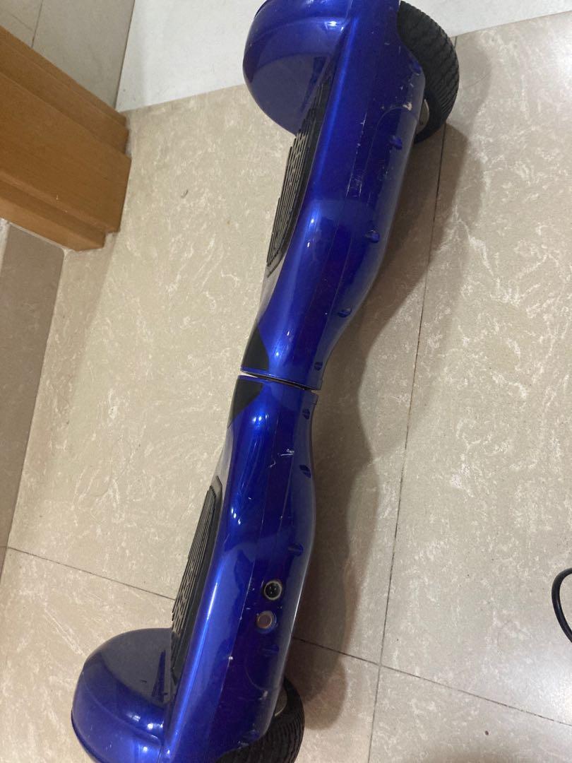 Hoverboard (Category: Hoverboards) located in Singapore. Submitted by luckyfalcon.7942c7 (Listing ID 1137205708, Image 3). Description: Includes charger fun for everyone !.