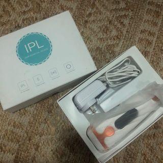 IPL Hair Removal Device (COMPLETE W/ BOX)