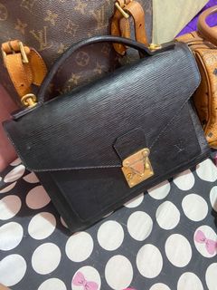 (Category: ) located in . Submitted by miamorpreloved (Listing ID 1137122851, Image 1). Description: .