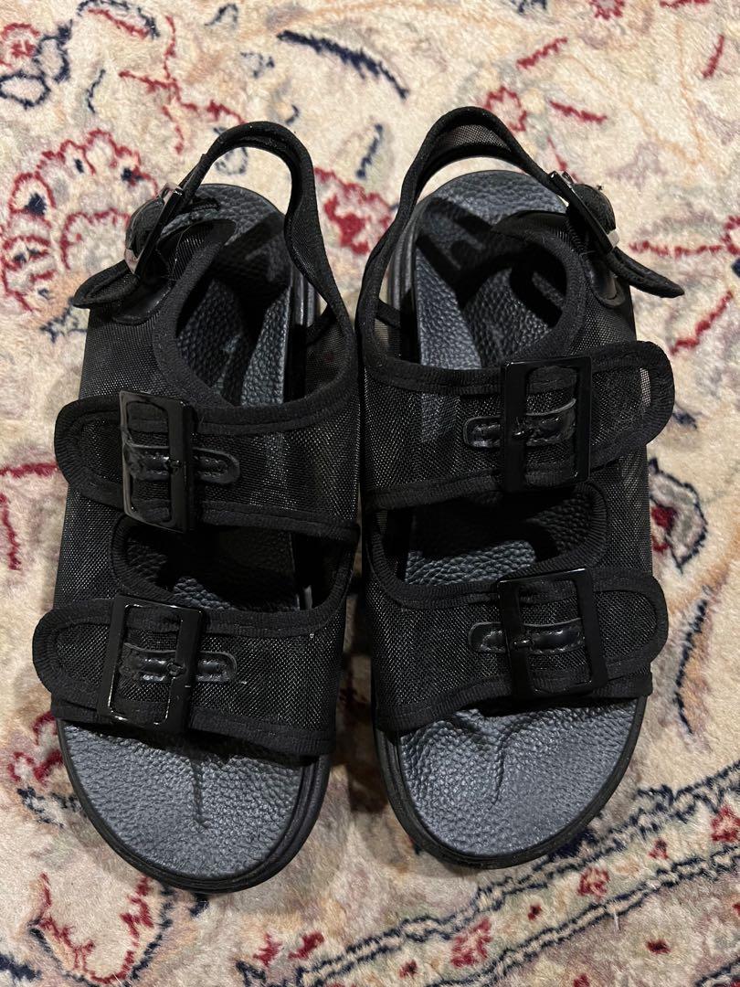 size 2 chunky sandals