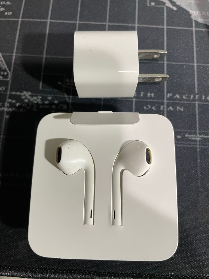 Original Apple Lightning Earphones + Stereo Lightning connector