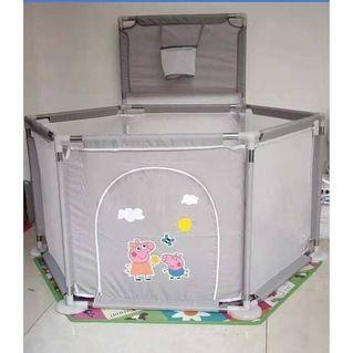 Playpen with ring and 10 pca ball