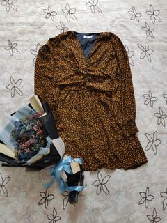 (Category: ) located in . Submitted by _preloved_sf (Listing ID 1137183538, Image 1). Description: .