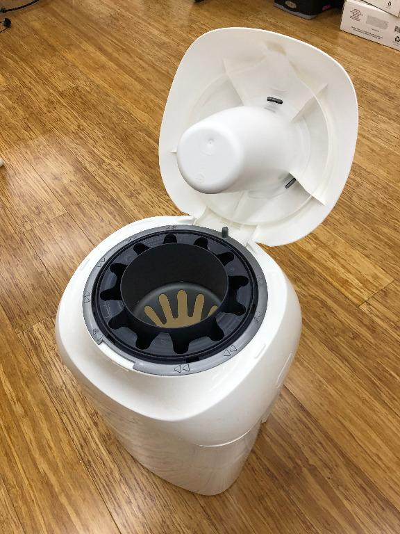 Sangenic Diaper Bin, 兒童＆孕婦用品, 洗澡及換尿片, 洗澡及換尿片 換片墊及相關用品 Carousell