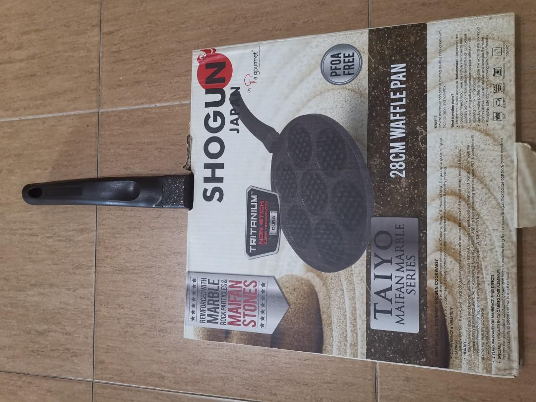 La Gourmet Shogun waffle pan, Furniture Home Living, Kitchenware