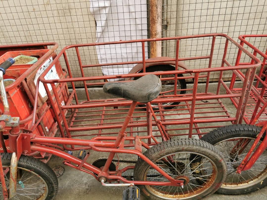 Sidecar and bicycle (Category: Bicycles) located in Makati City. Submitted by ly12eb (Listing ID 1137095194, Image 3). Description: Previously used in softdrinks delivery business which is now closed Side car and bike bicycle 4 units diff sizes available Location : Brgy Palanan, Makati.