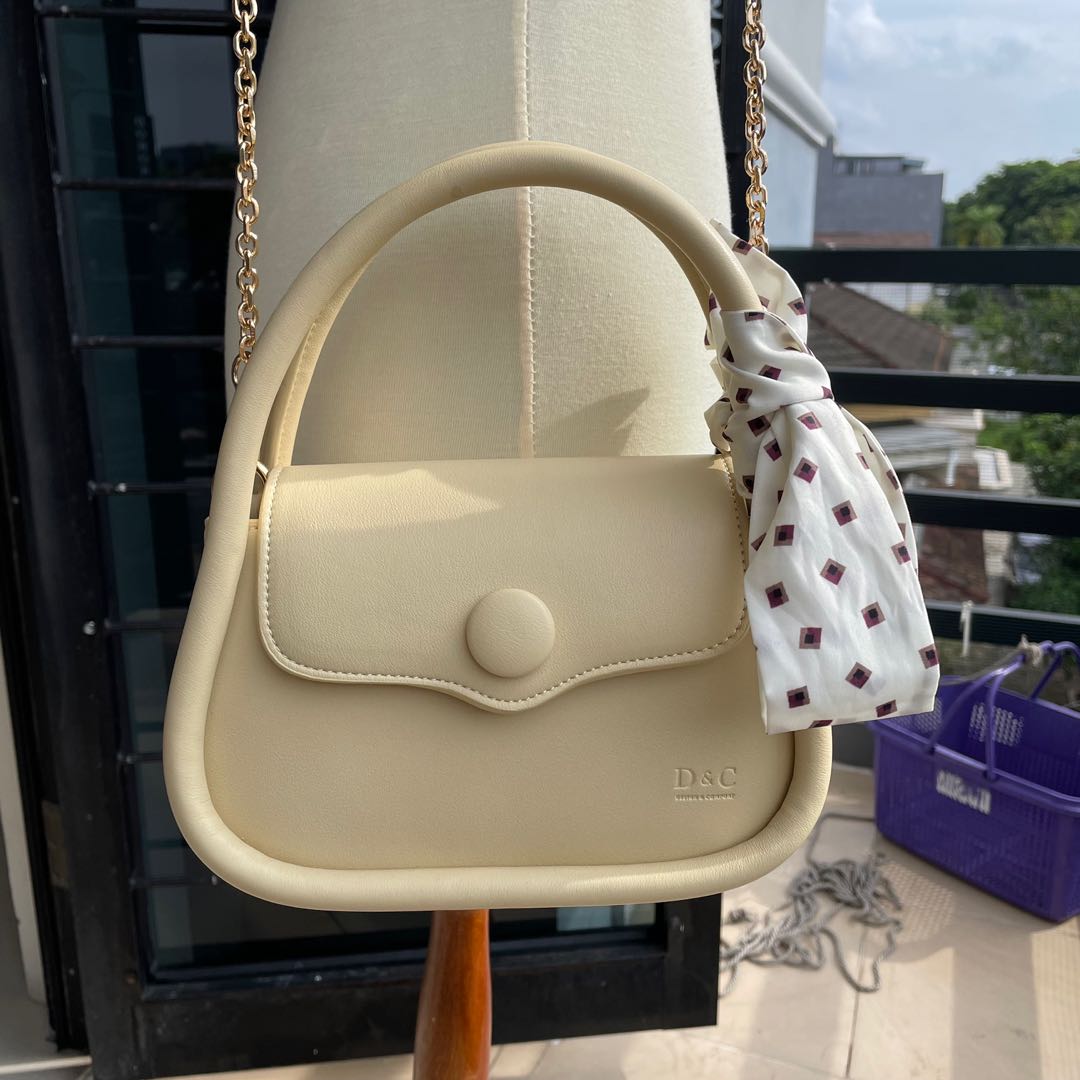 Tas wanita D C bag wanita mini handle bag wanita Fesyen Wanita Tas Dompet di Carousell