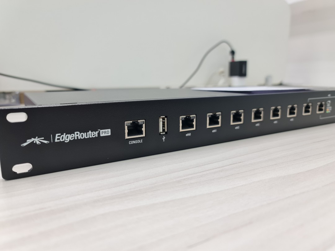 Ubiquiti Edge Router Pro 8, Computers & Tech, Parts & Accessories ...