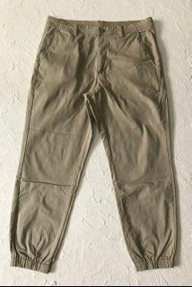 Uniqlo Dark Cream Jogger Chino Pants Size L