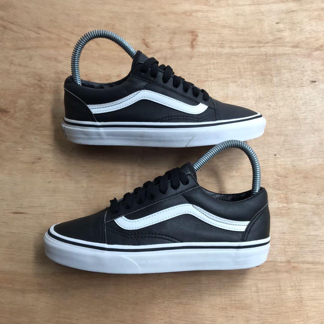Black leather vans deals size 3.5