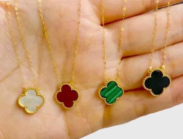 Vca au750 necklace price discount