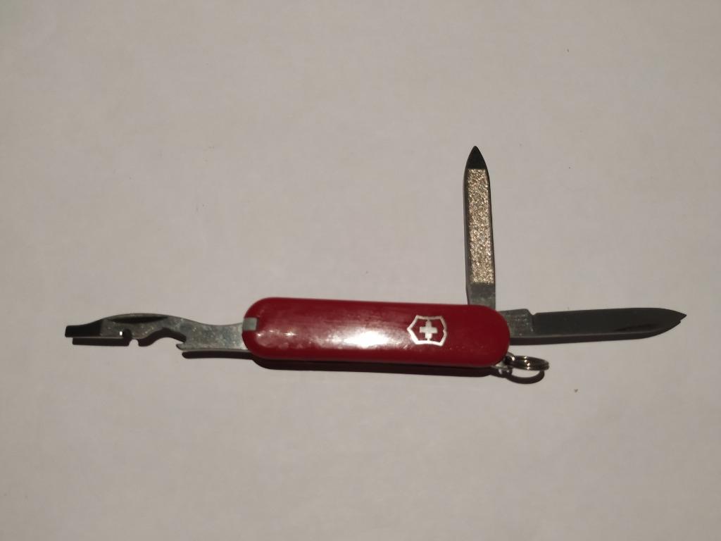 Victorinox hotsell rally red