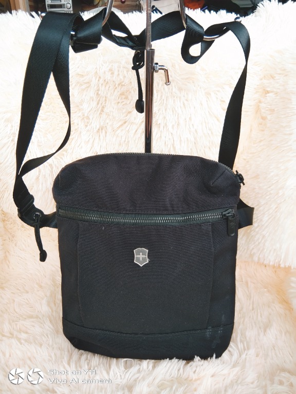 Victorinox sling 2025 backpacks