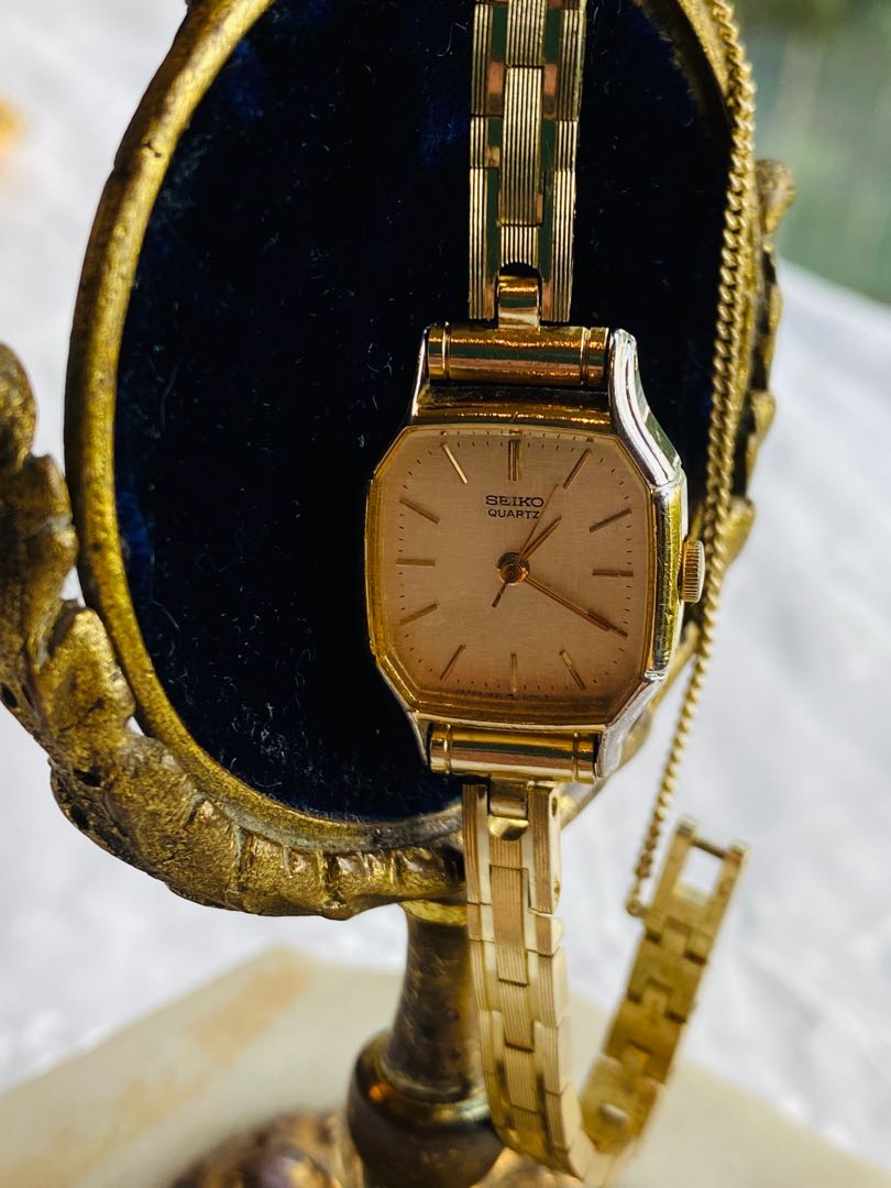 Vintage original Seiko Quartz Watch Gold, Women's Fashion, Watches &  Accessories, Watches on Carousell