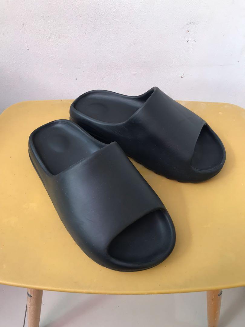 yeezy slides stretch