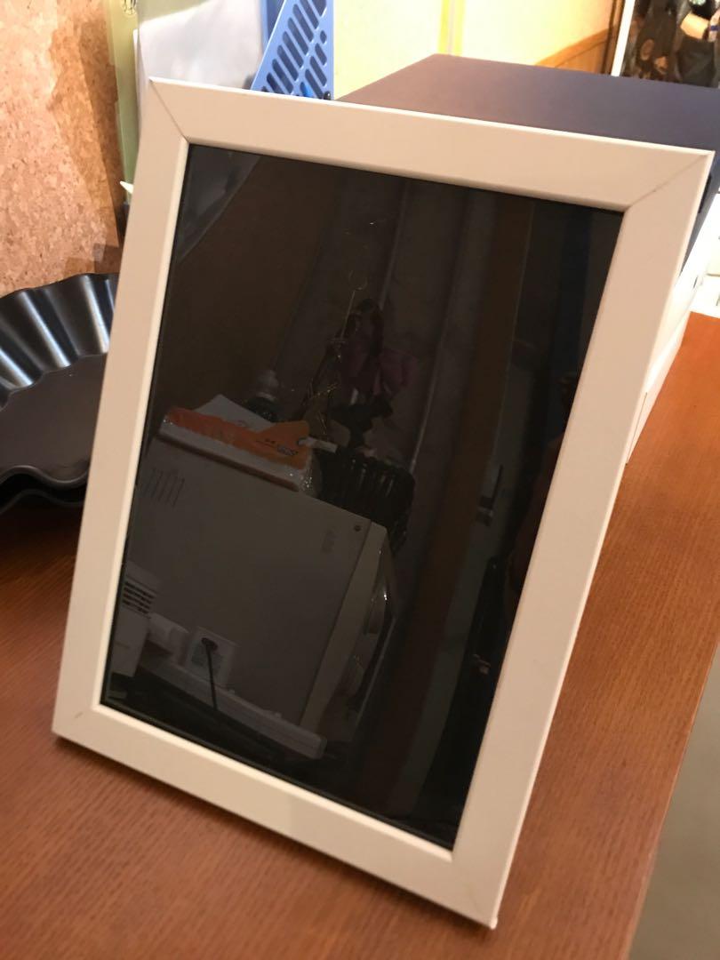 A4 photo frame or certificate frame ikea 攝影器材 攝影配件 其他攝影配件 Carousell