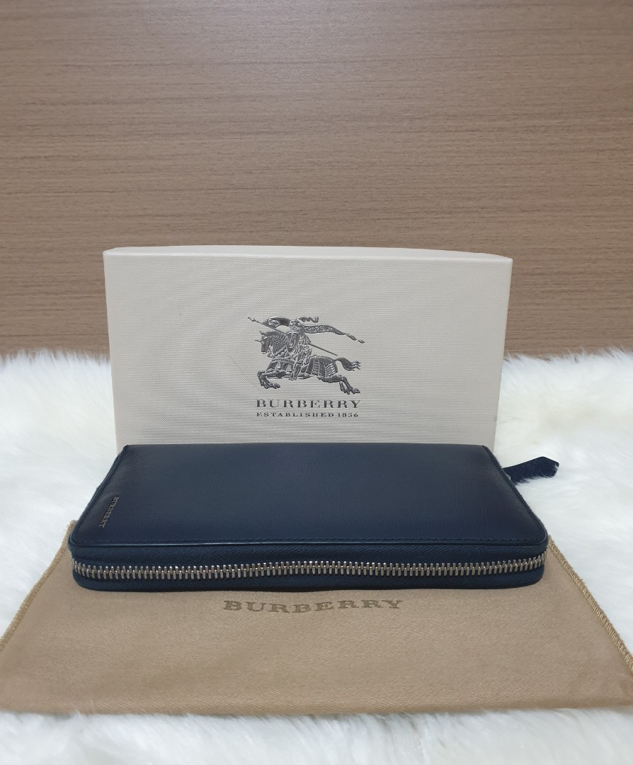 Burberry zippy cheap wallet