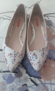 (Category: ) located in . Submitted by lilyrosse (Listing ID 1137301940, Image 1). Description: .