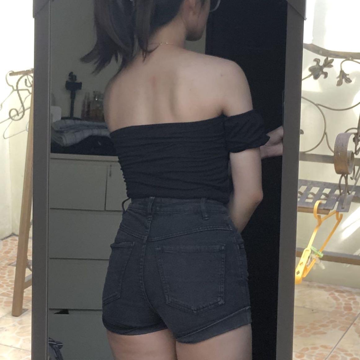Black Off Shoulder Top, Women's Fashion, Tops, Others Tops on Carousell