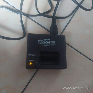Charger batre nikon fore use with mh-71