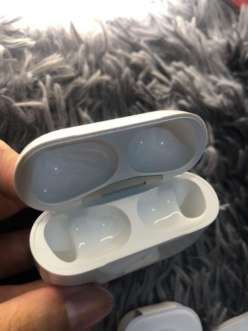 Charging case Airpods Pro, Telepon Seluler & Tablet, Lainnya di Carousell