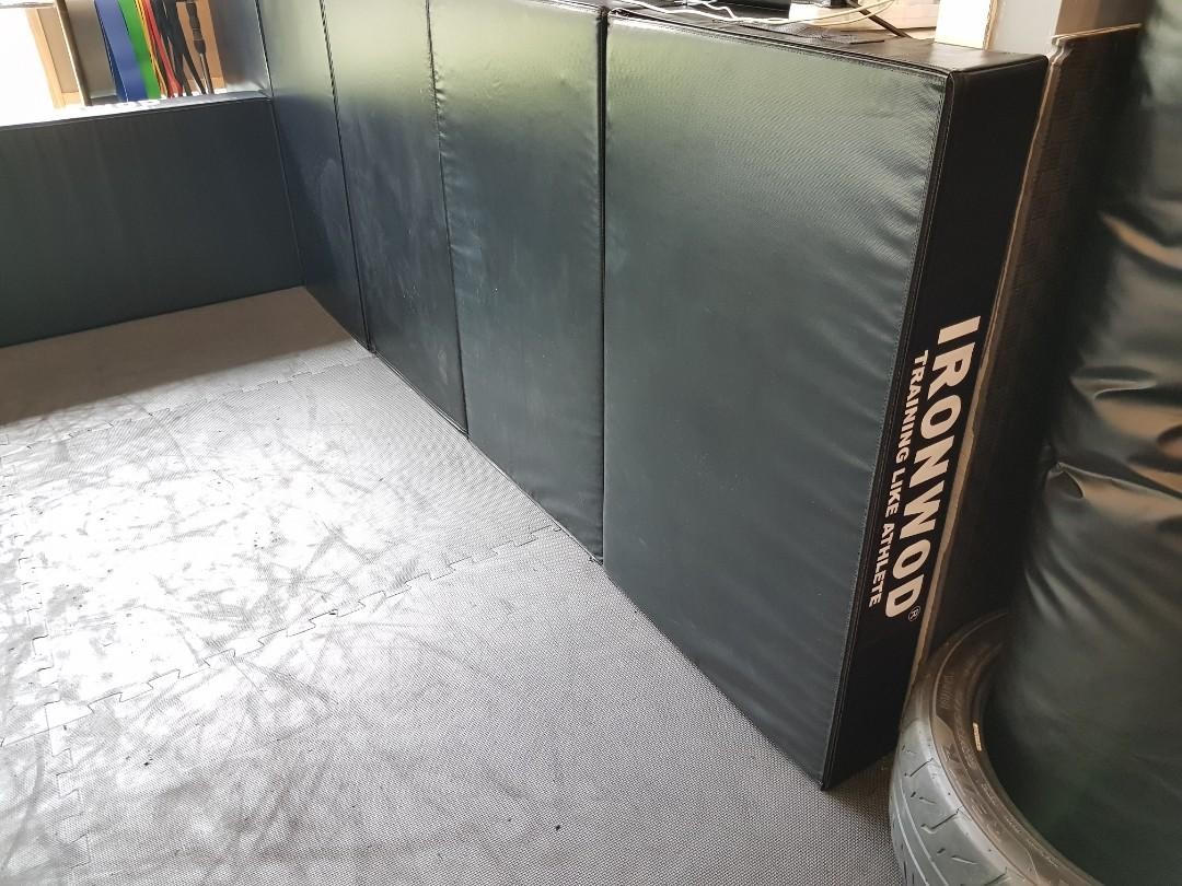 CRASH PAD DEADLIFT MAT, Sports Equipment, Exercise & Fitness, Weights