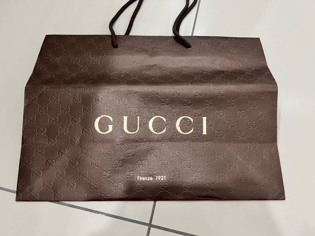 2Pc Gucci Paper Bag (refer picture for dimensions), Women's Fashion