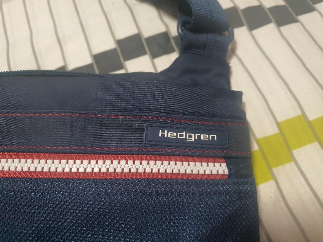 Hedgren (Category: Cross-body Bags) located in Kawit. Submitted by thoris (Listing ID 1137269579, Image 3). Description: Like new rarely used 9'' height 10'' width.