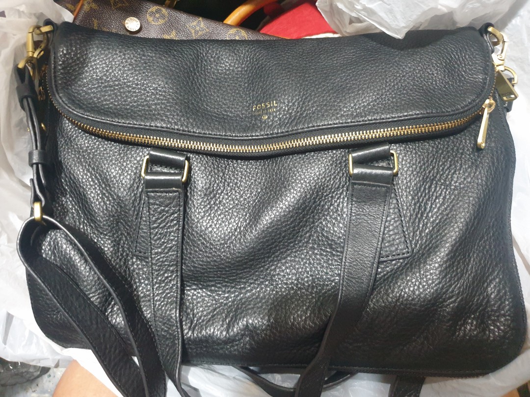 Korean Preloved 2way Fossil, Men's Fashion, Bags, Sling Bags on Carousell