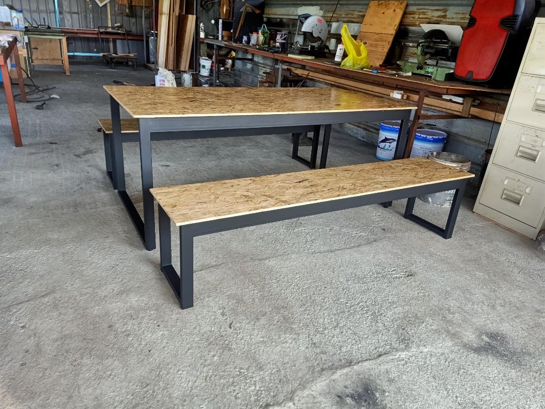 Low cost best sale dining table