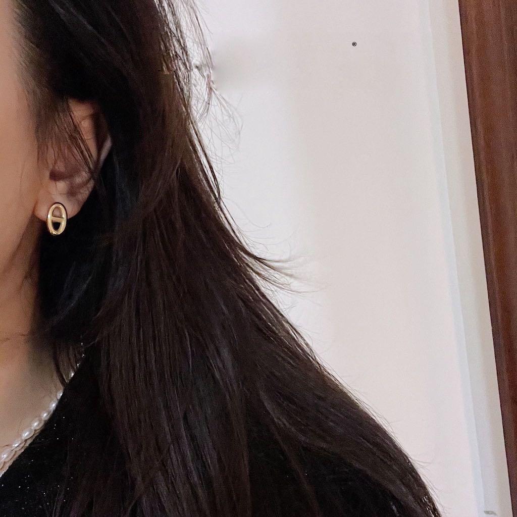 Macy earrings studs top