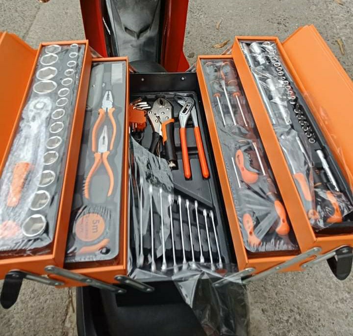 Makute outlet socket wrench
