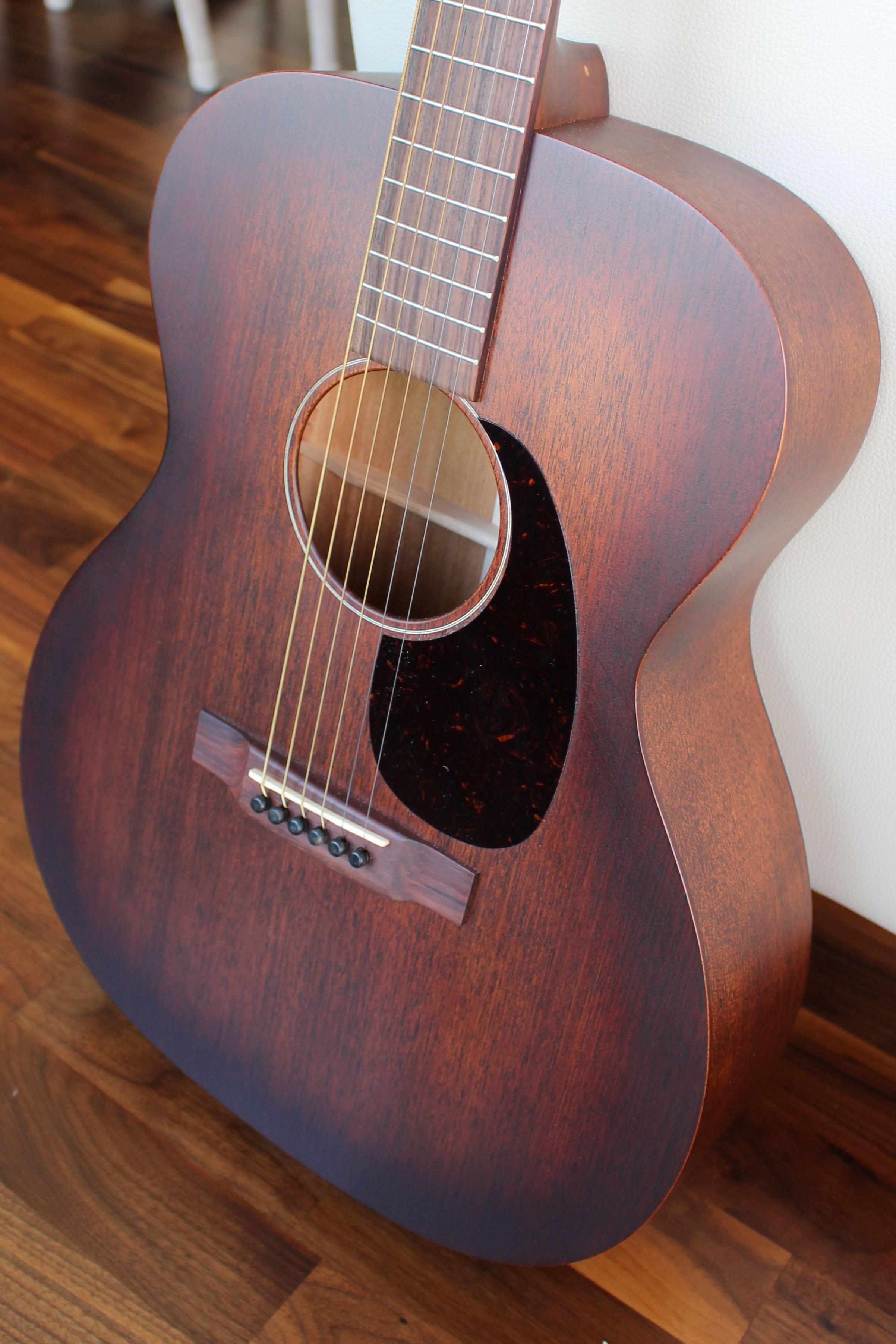 Martin 00015m burst acoustic with case (made in Nazareth