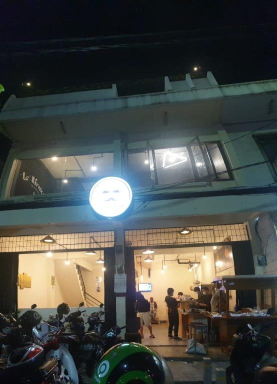 Disewakan Ruko (beserta isi) 2 Lantai, Dan Rooftop Bekas Cafe & Resto