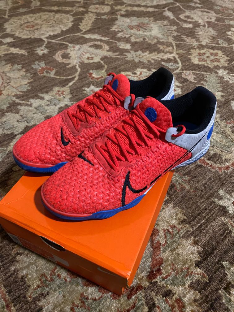 Nike gato hotsell al ikhsan