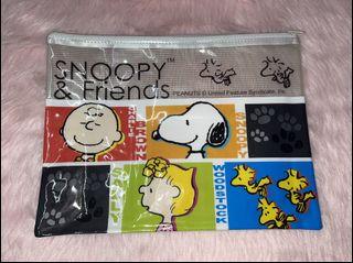 Peanuts Snoopy & Friends zippered file organizer