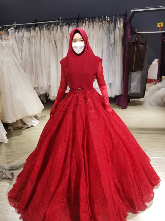 Full sleeve top red gown