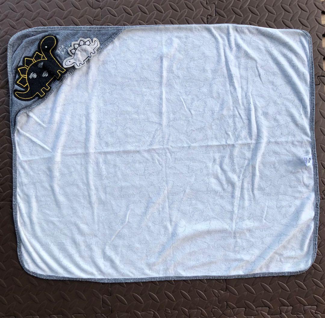 RECEIVING BLANKET (Category: Other Baby Bathing & Changing Needs) located in Cabiao. Submitted by MomAndBabyCorner (Listing ID 1137376229, Image 1). Description: RECEIVING BLANKET Brand: Gerber Size: 30"x25" Made with organic cotton with minimal lints.